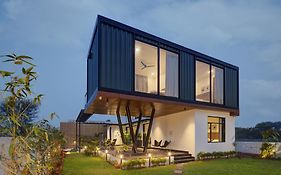 The Hanging Villa - A Luxury Pool Villa In Jaipur